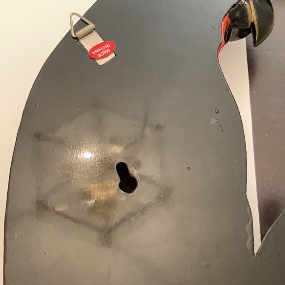 Parrot wall hanging approximately 27 inches in length - Picture 6 of 7